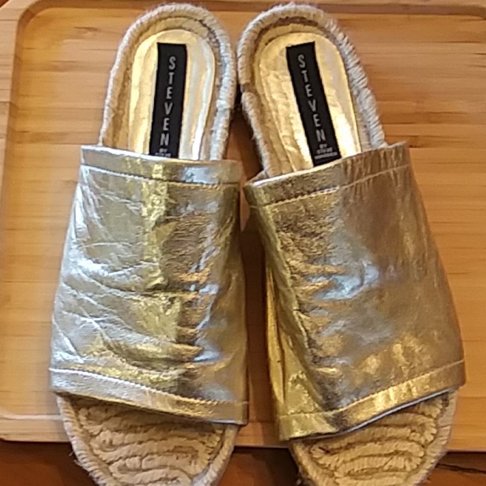 Steve Madden slides (gold)